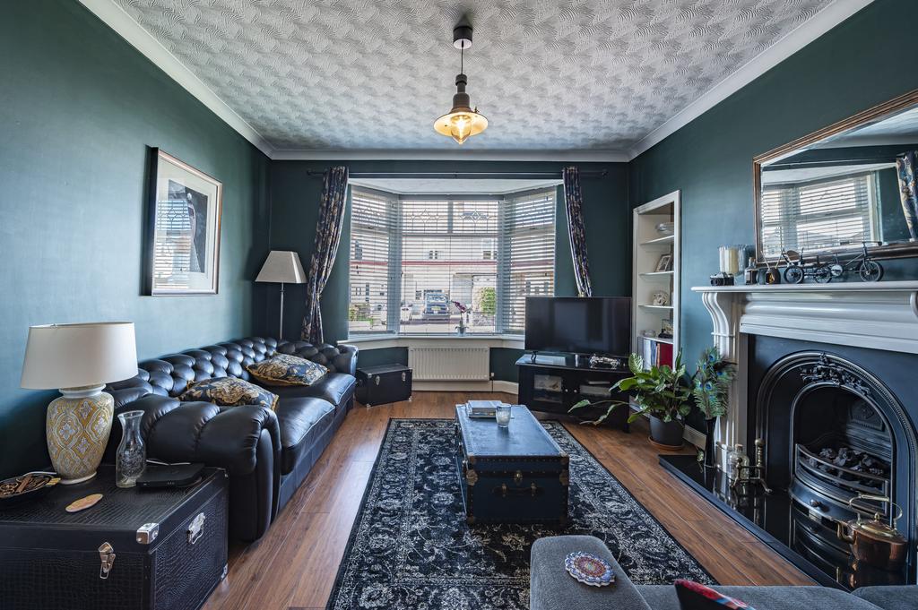 3 Kingshill Drive, Kings Park, Glasgow, G44 4QX 3 bed villa £299,995