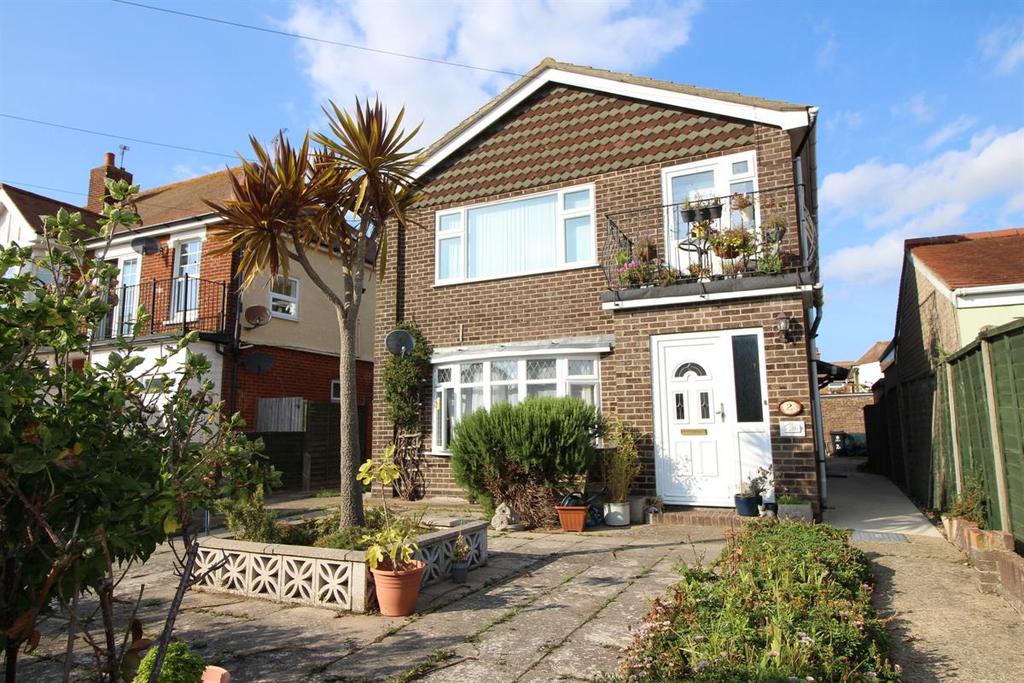 Kings Road, ClactononSea 2 bed flat £225,000