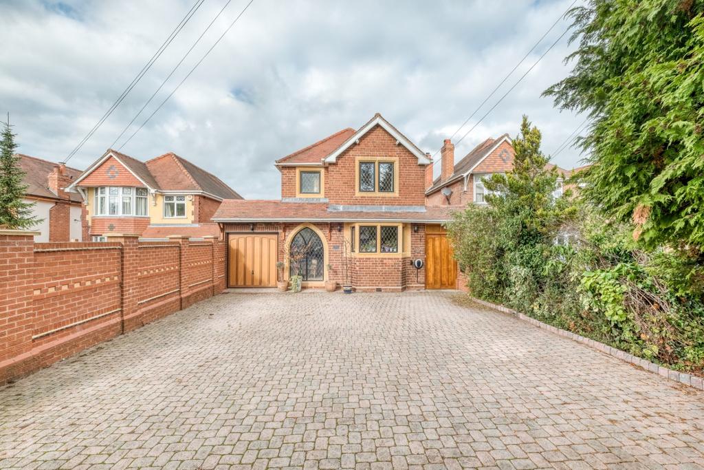 Old Birmingham Road, Lickey End, Bromsgrove, B60 1DF 4 bed detached