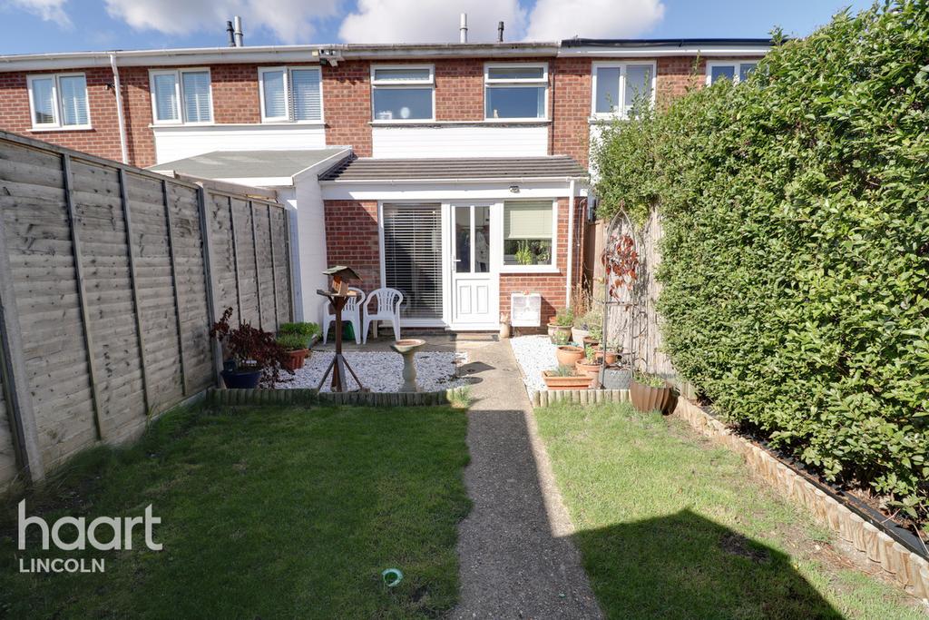 Lisburn Close, Lincoln 2 bed terraced house £160,000