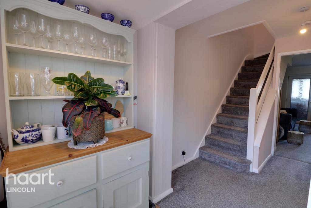 Lisburn Close, Lincoln 2 bed terraced house £160,000