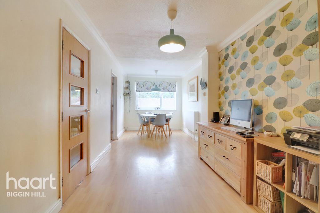 Kings Road, Biggin Hill 4 bed terraced house £400,000