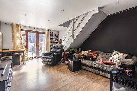 2 bedroom semi-detached house to rent, Thorney Leys,  Witney,  OX28