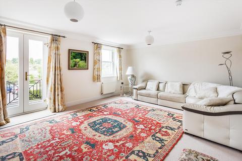 6 bedroom end of terrace house for sale - Newlands Crescent, Guildford, Surrey, GU1.