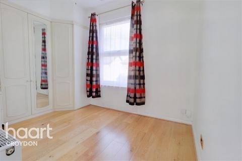 2 bedroom flat to rent, St James Park, CR0