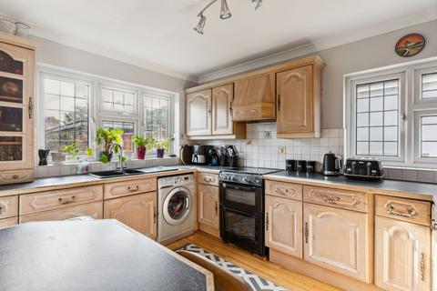 43 Howard Road, Seer Green, Beaconsfield, HP9 2XT
