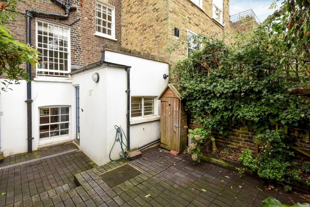 Hanover Gardens Kennington SE11 3 bed house to rent £3,700 pcm (£854 pw)