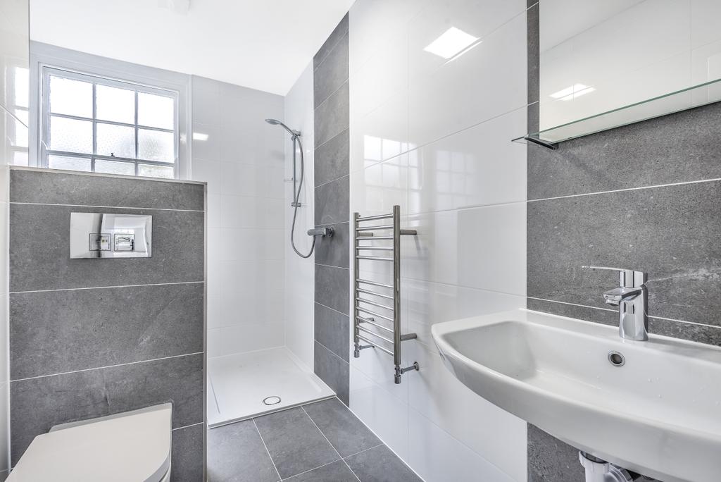 Hanover Gardens Kennington SE11 3 bed house £3,600 pcm (£831 pw)