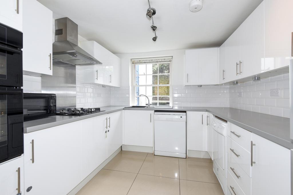 Hanover Gardens Kennington SE11 3 bed house £3,600 pcm (£831 pw)