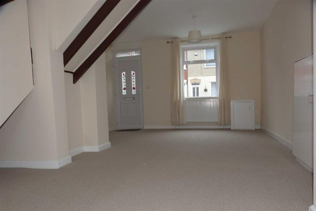 Turner Street, Swindon 2 bed terraced house £900 pcm (£208 pw)
