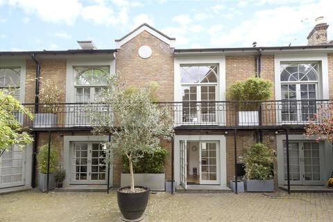 2 Trinity Mews, London, W10 6JH