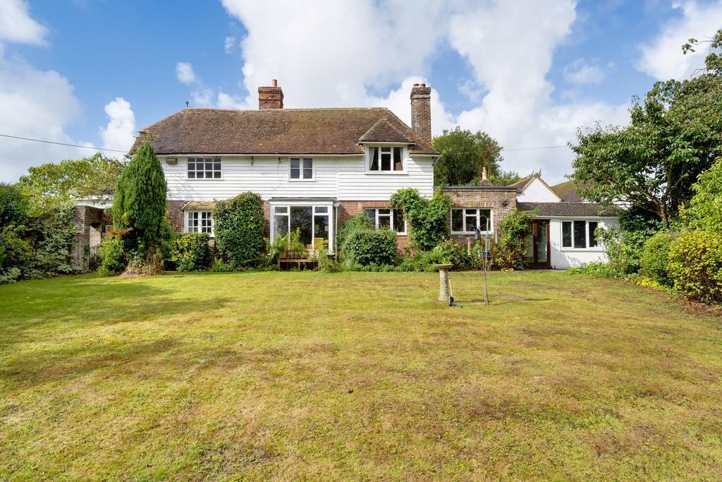 Eighteen Pounder Lane, Three Oaks, East Sussex TN35 4NU 5 bed detached