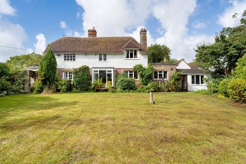 5 bedroom detached house for sale - Eighteen Pounder Lane, Three Oaks, East Sussex TN35 4NU