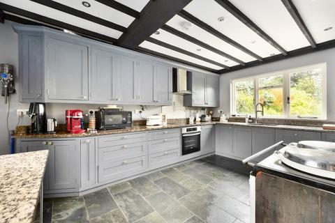 5 bedroom detached house for sale - Eighteen Pounder Lane, Three Oaks, East Sussex TN35 4NU