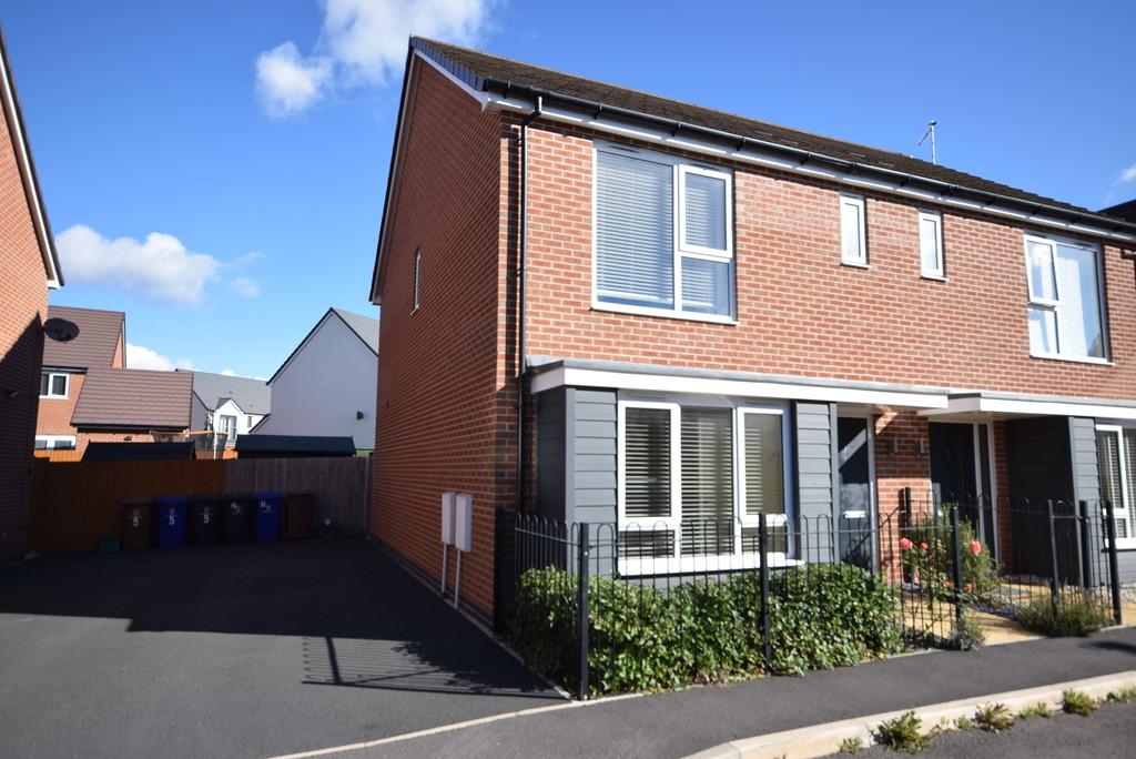 James Grundy Avenue, Trentham Manor 3 bed semidetached house £850