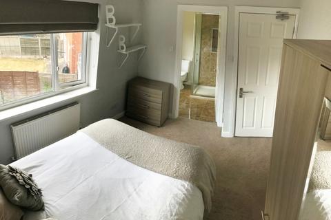 63 Hermitage Road, Solihull, B91 2LL