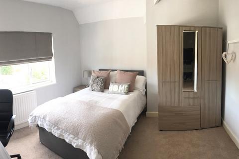 63 Hermitage Road, Solihull, B91 2LL