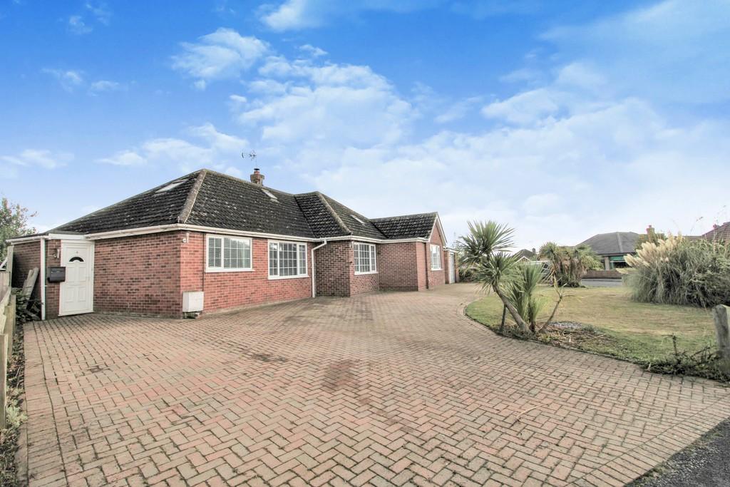Doubledays, Cricklade, Swindon 4 bed detached bungalow £500,000
