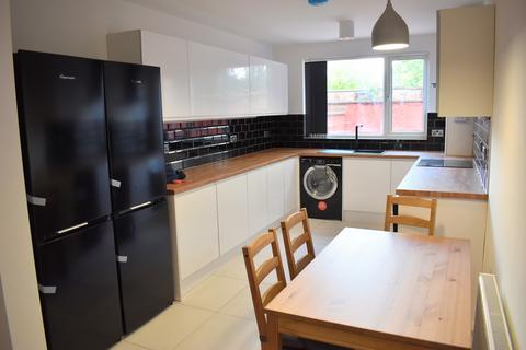 6 bedroom terraced house for sale - East Grove, Manchester