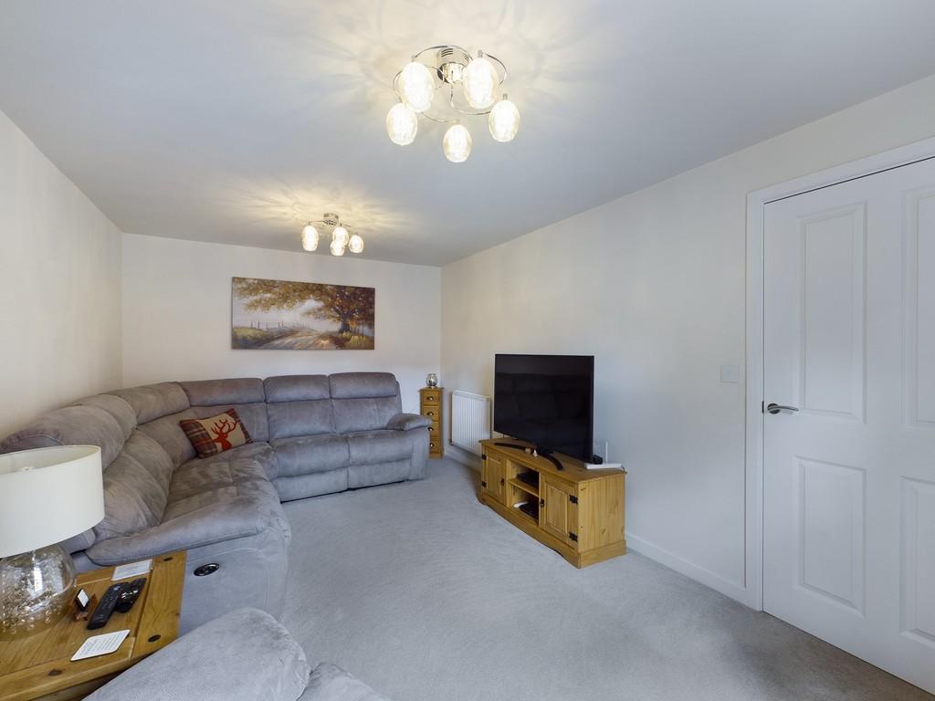 Gretton Close, Drakelow 4 bed detached house for sale £300,000