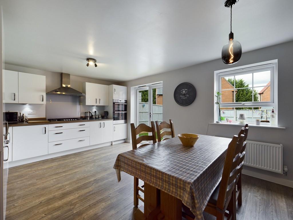 Gretton Close, Drakelow 4 bed detached house for sale £290,000