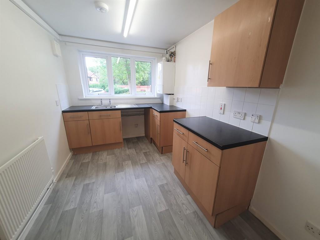 Dalebrook Drive, Donnington, Telford 1 bed apartment £595 pcm (£137 pw)