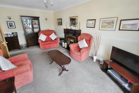 2 bedroom semi-detached bungalow for sale, Westwood Gardens, Hadleigh