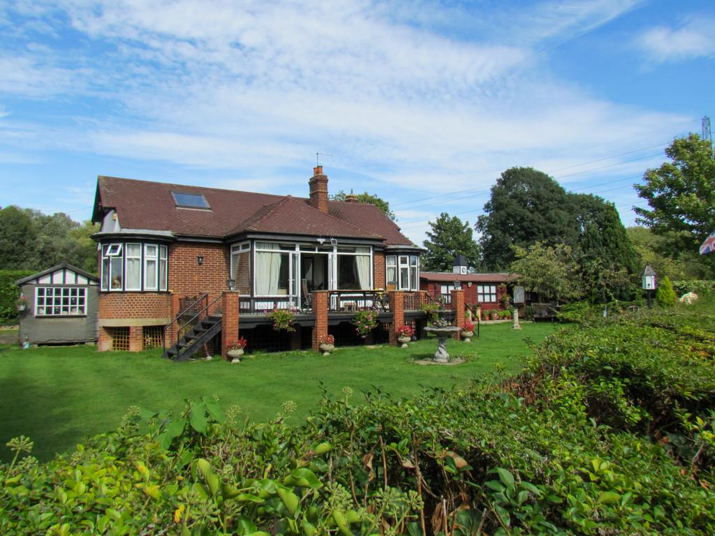Chertsey Road, Shepperton 3 bed detached bungalow for sale £950,000