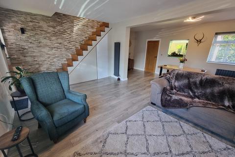 3 bedroom end of terrace house for sale - Argyle Crescent, Heywood, OL10 3DJ