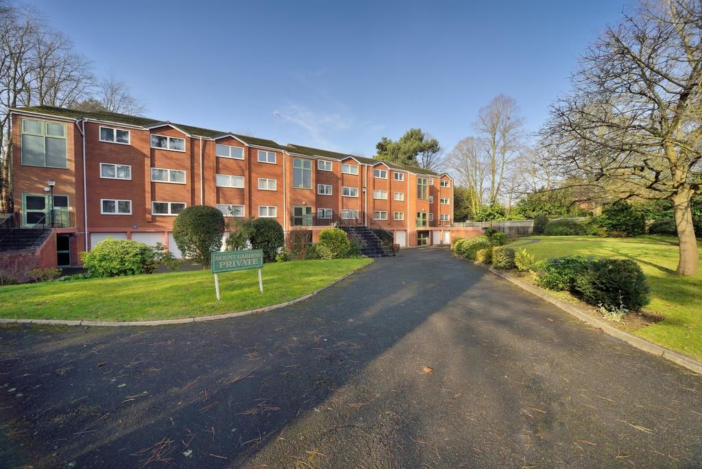 Mount Gardens, 19 Davenport Road 2 bed apartment £1,350 pcm (£312 pw)