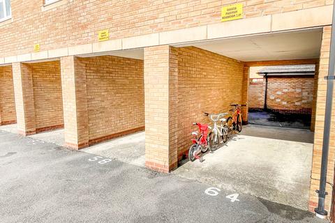 64 Padstow Road, Swindon, SN2 2EG