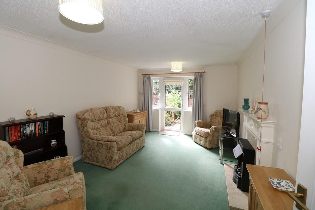 Ashdene Gardens, Kenilworth 2 bed terraced bungalow £225,000
