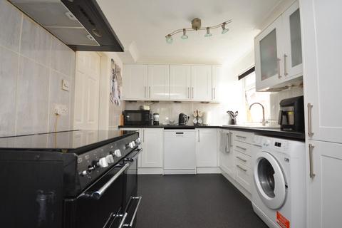 9 Highcroft Crescent, Bognor Regis, PO22 8DH