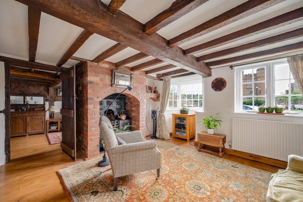 Castle Green, Kenilworth 3 bed cottage for sale £1,000,000