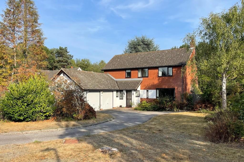 Forest Lane, Martlesham Heath... 4 bed detached house £650,000