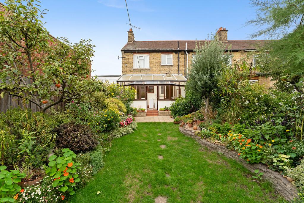 Eton Road, Ilford 3 bed end of terrace house £435,000