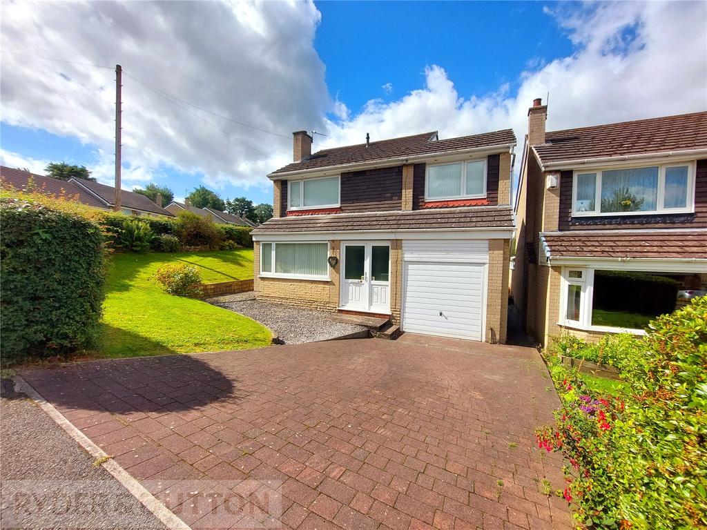 Lee Vale Drive, Charlesworth... 3 bed detached house - £1,200 pcm (£277 pw)