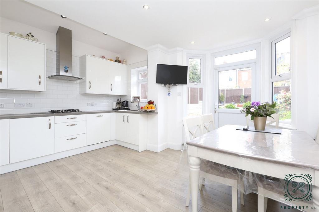 Kitchen/Dining