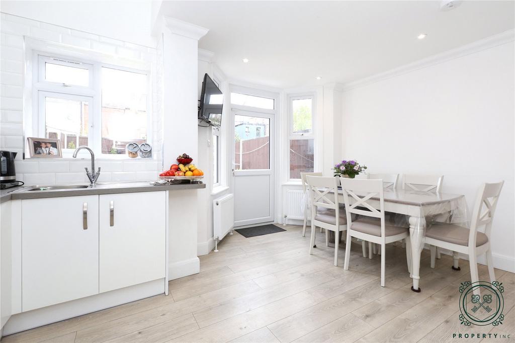 Kitchen/Dining