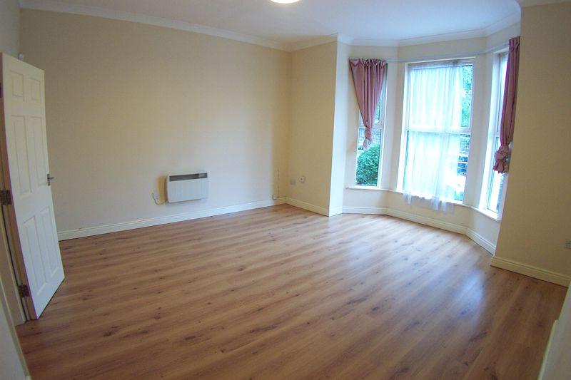 Apartment in Leeds, Headingley Hill, Headingley - View 3
