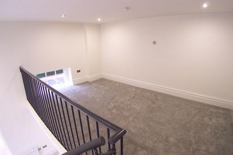 2 bedroom apartment to rent, Fawcett Lane, Leeds