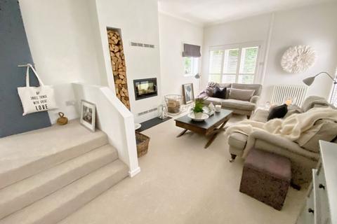 6 Castle Precinct, Llandough, Cowbridge, CF71 7LX