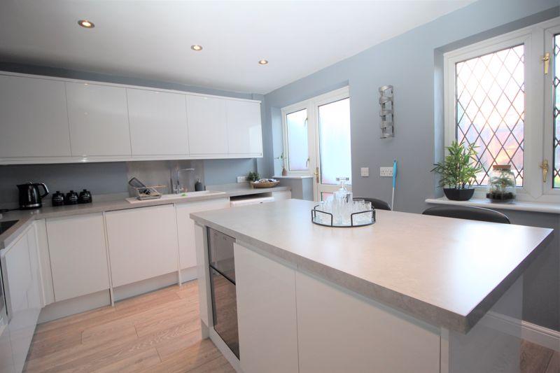 Ambleside, Botley, SO30 2NT 2 bed terraced house £265,000