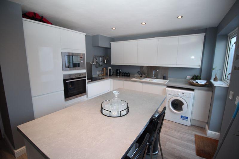 Ambleside, Botley, SO30 2NT 2 bed terraced house £265,000