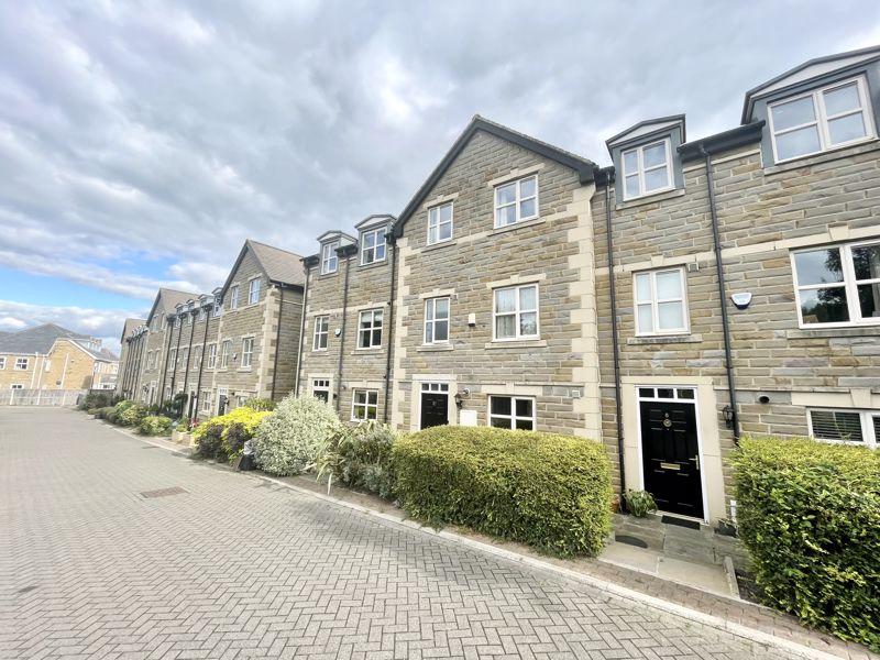 Edgefield Grove, Savile Park, Halifax 4 bed townhouse £299,950