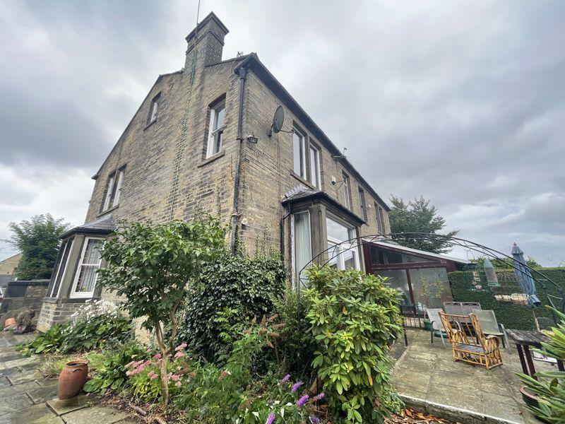 Staveley Bank, West End, Halifax 6 bed semidetached house for sale £