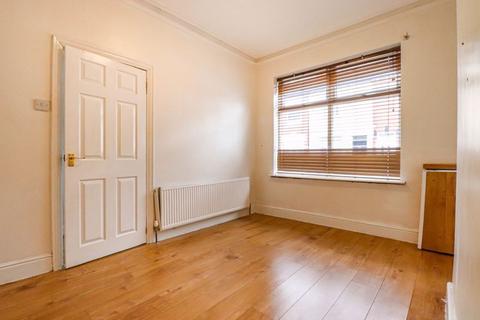 3 bedroom end of terrace house for sale - Holcroft Street, Tipton