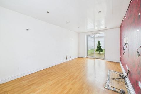 3 bedroom property for sale, Bowness Road, Middleton, Manchester, M24