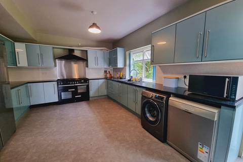 4 bedroom semi-detached house for sale - Glenview Avenue, Bradford, BD9
