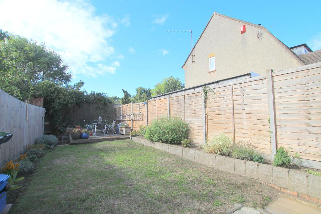 Oliver Street, Ampthill, MK45 2SA 2 bed end of terrace house £290,000